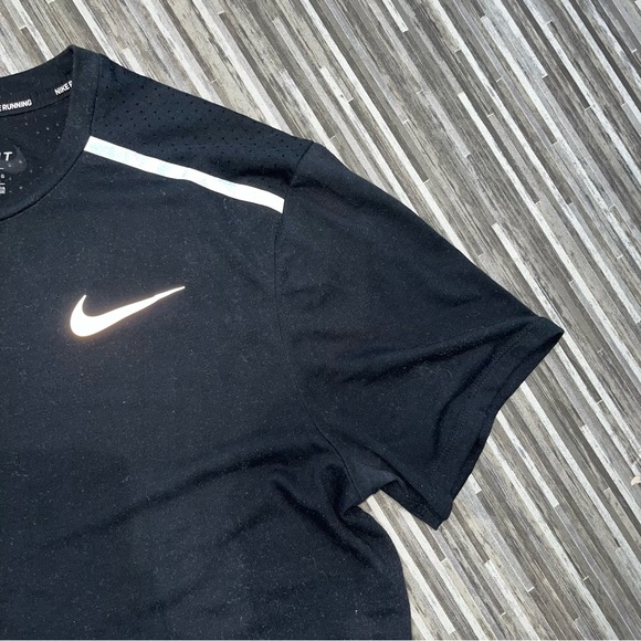Nike Running Miler 1.0 Breathe DriFit T-Shirt in Black - Picture 2 of 5